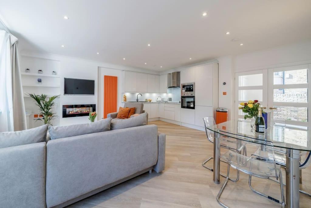 فيلا House 10 Mins To Tower Bridge Hot Tub & Parking لندن المظهر الخارجي الصورة