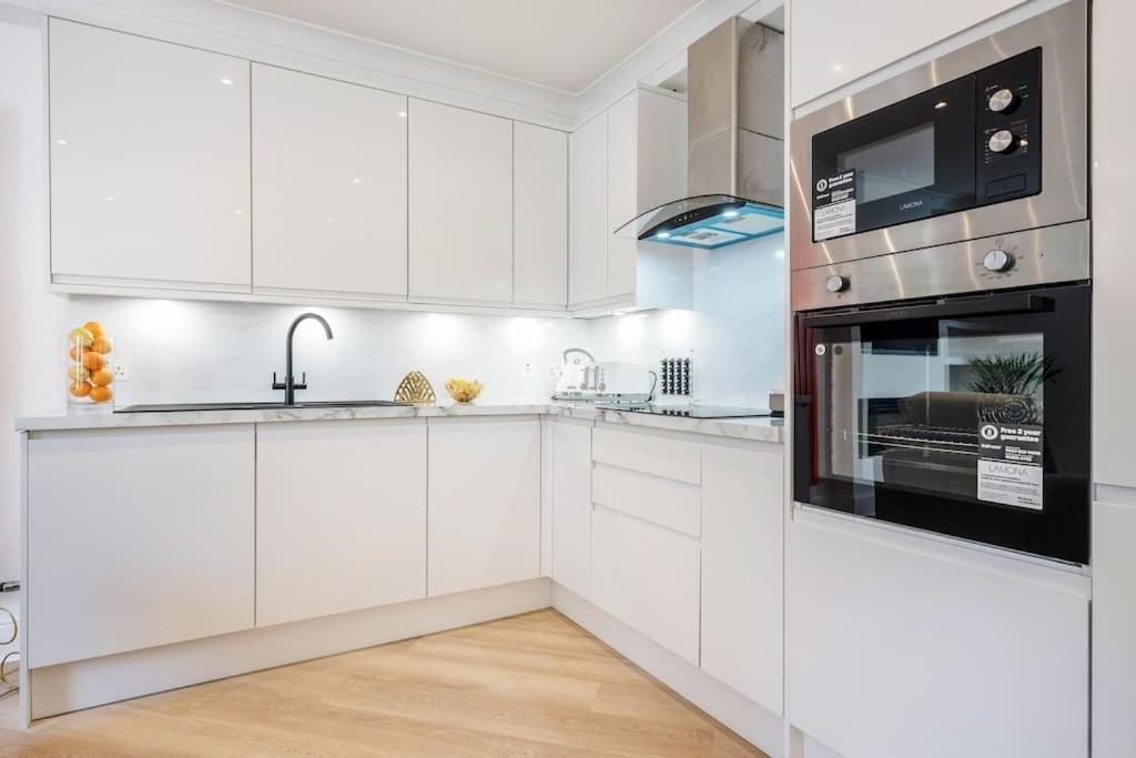 فيلا House 10 Mins To Tower Bridge Hot Tub & Parking لندن المظهر الخارجي الصورة