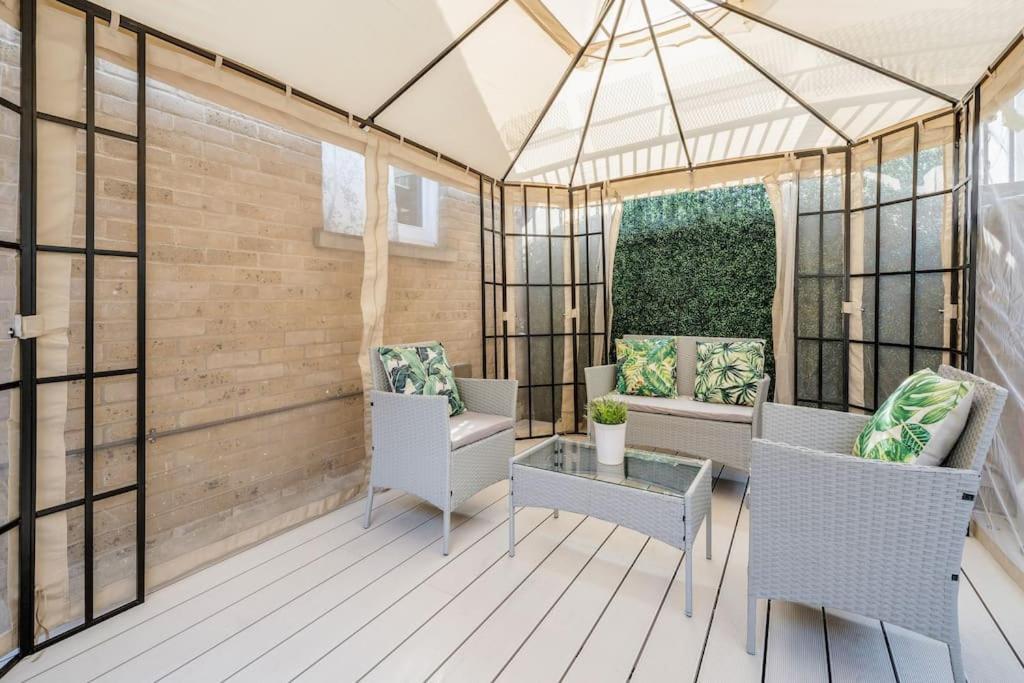 فيلا House 10 Mins To Tower Bridge Hot Tub & Parking لندن المظهر الخارجي الصورة